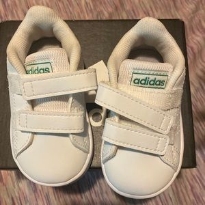 Adidas advantage tennis shoe infant size 3k
